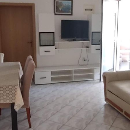 Apartmani Lun วีร์ ภายนอก รูปภาพ
