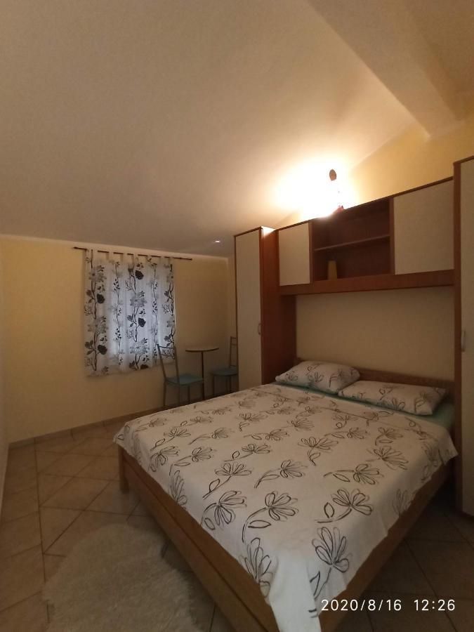 Apartmani Lun วีร์ ภายนอก รูปภาพ