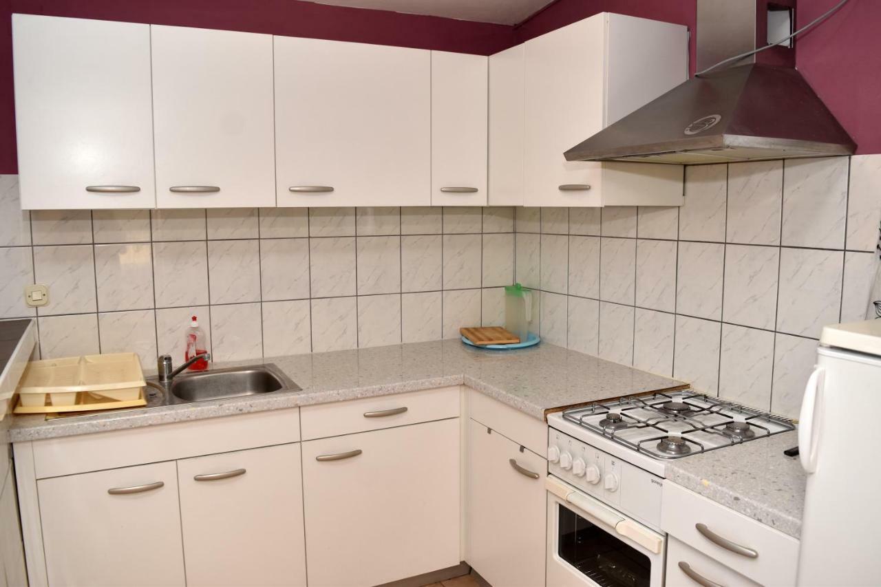 Apartmani Lun วีร์ ภายนอก รูปภาพ
