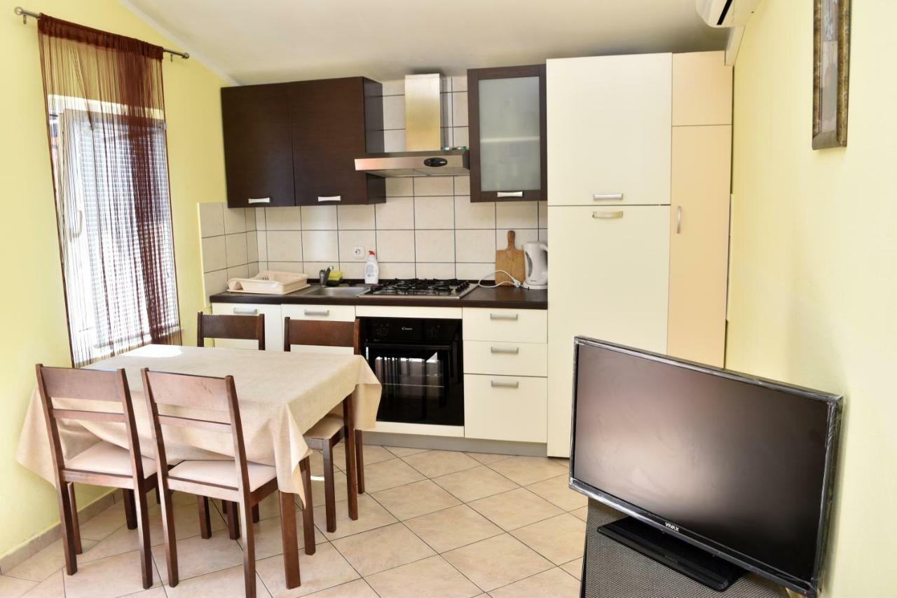 Apartmani Lun วีร์ ภายนอก รูปภาพ