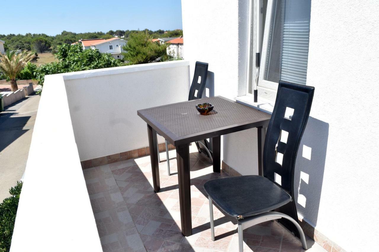 Apartmani Lun วีร์ ภายนอก รูปภาพ